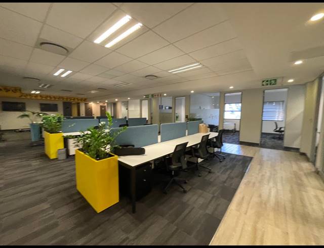 2,095M² OFFICE TO LET IN BRYANSTON
